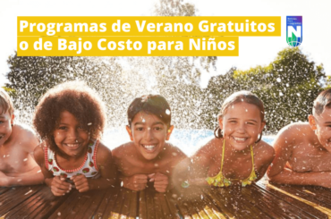 Niños en la alberca por ParentMap - Programas de Verano Gratuitos
