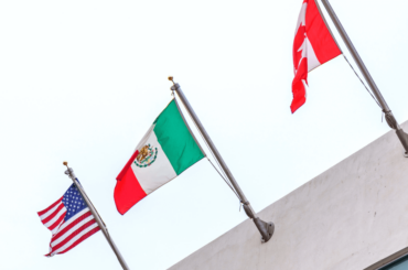 Tres banderas de Estados Unidos, México y Canadá