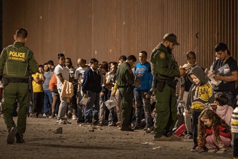 Migrantes en la frontera entre Estados Unidos y México - Fin del Título 42